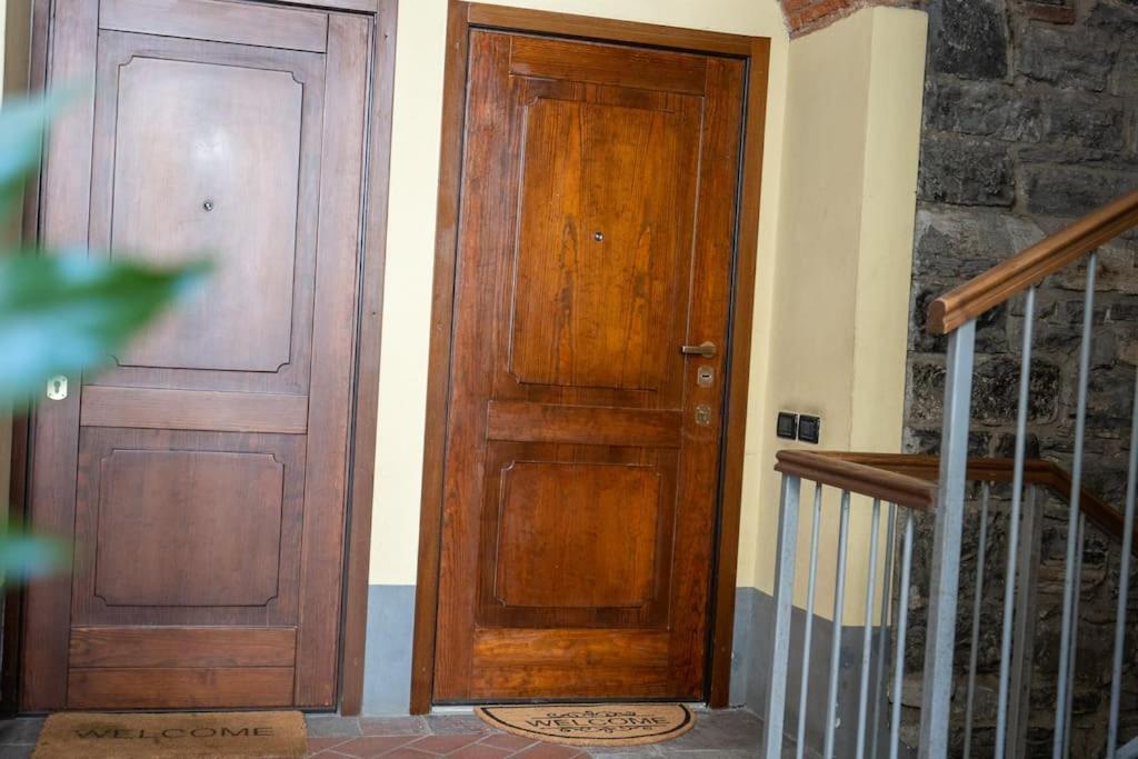 Alloggio Del 1400 Nel Cuore Del Centro Storico A 2 Min Dal Porto E Con 2 Bici Gratuite Como Exterior foto