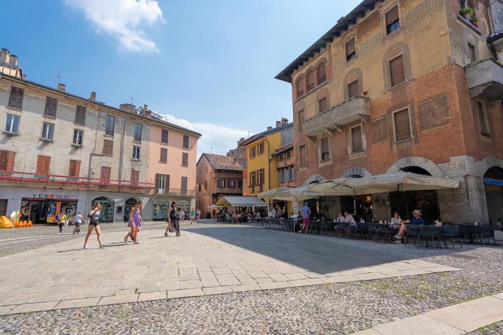 Alloggio Del 1400 Nel Cuore Del Centro Storico A 2 Min Dal Porto E Con 2 Bici Gratuite Como Exterior foto